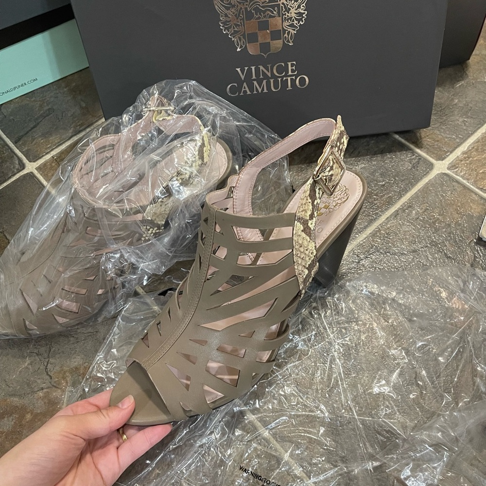 Vince Camuto Sandal